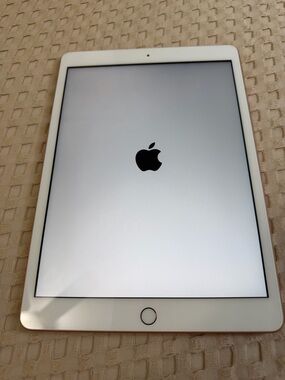 Apple iPad Tablet - Rose Gold 8th Generation
